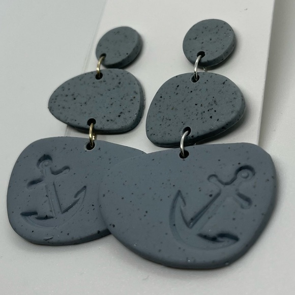 ⚓️NWT Handcrafted Anchor Earrings - Picture 3 of 8